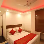 Hotel Green Plaza At Airport
