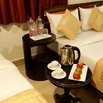 Hotel Green Plaza At Airport
