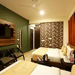 Hotel Green Plaza At Airport